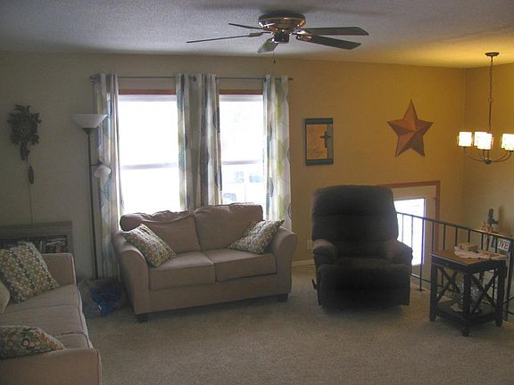 4th image of 21 Clover Ln
