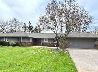 1850 Kensington Pl, Aurora, IL 60506