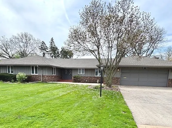 1850 Kensington Pl, Aurora, IL 60506