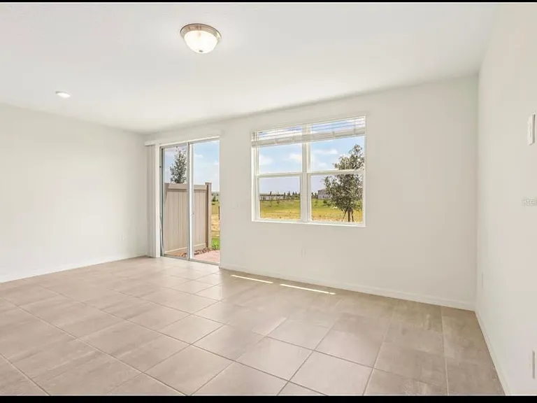 16390 Bird Of Paradise Ave — Photo 11