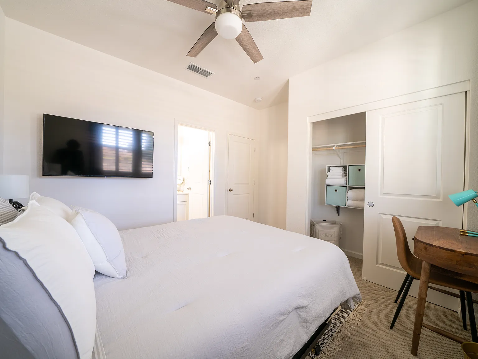 4 bed, 2062 sqft, $1,300 — Photo 2