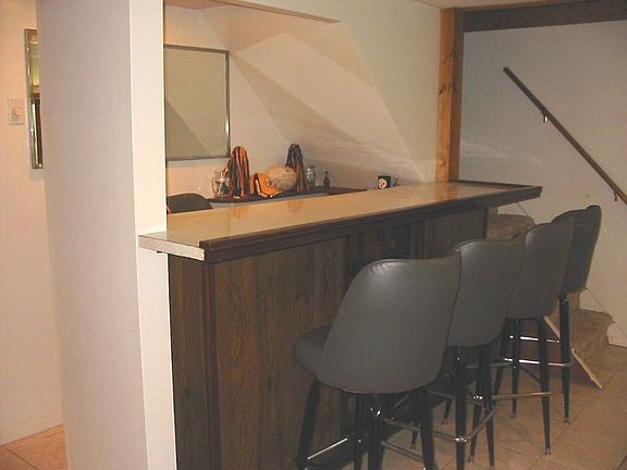 gameroom bar