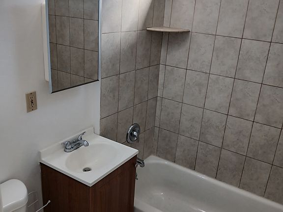 5th image of 36 Smith St APT 2