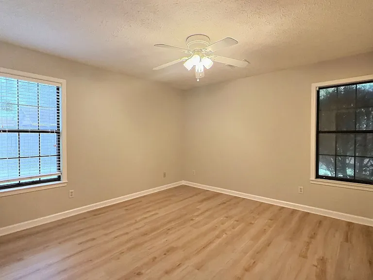 125 Kingswood Dr — Photo 12