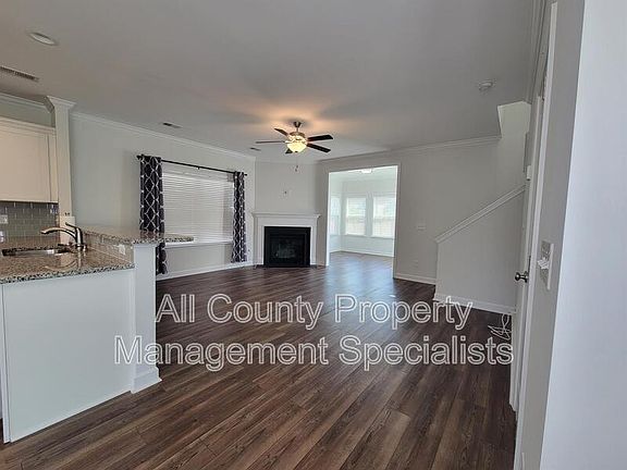 4th image of 1171 Bergenfield Ln