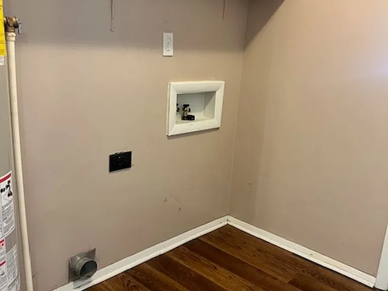 219 E Berkeley St — Photo 8