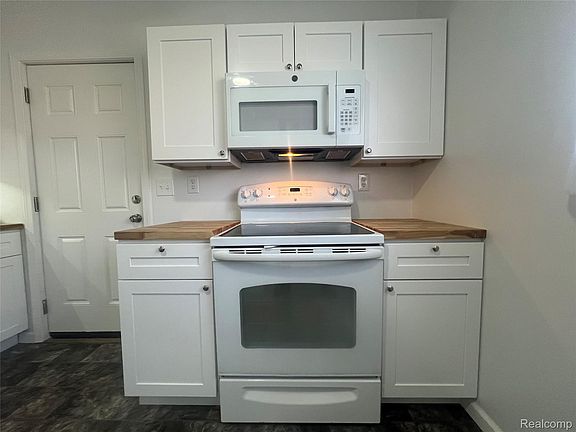 4th image of 6094 Penwood Rd