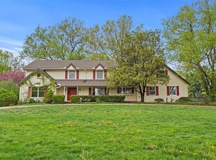 8820 Mission Rd, Prairie Village, KS 66206