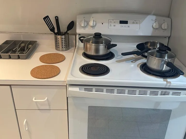 410 E End Ave #6 — Photo 7