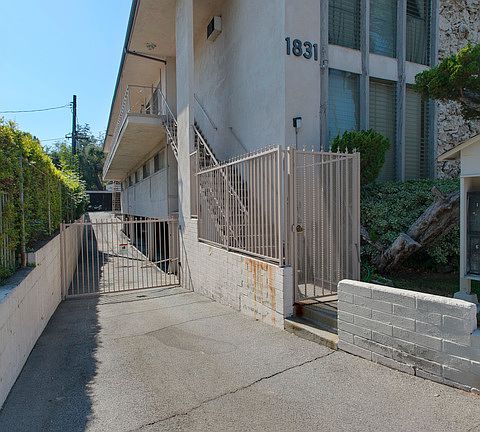 3rd image of 1831 Ramona Ave