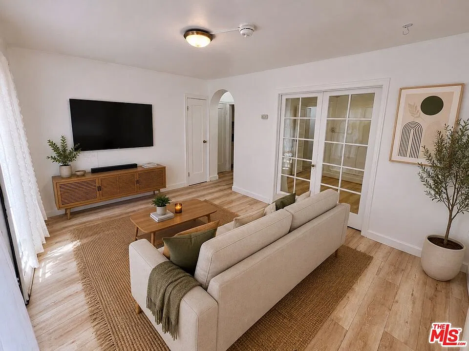 1 bed, 1.0 bath, $1,750 — Photo 1