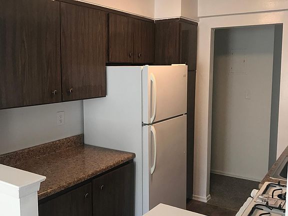 5th image of 700 Fulton St APT C2