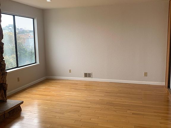 2nd image of 431 Monterey Blvd