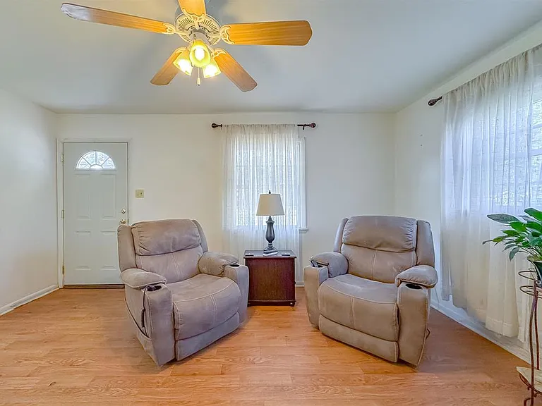 2006 Karen Ln — Photo 13