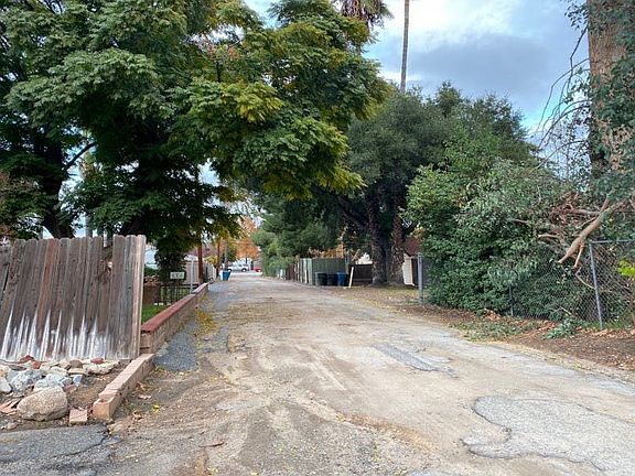 5th image of 33063 California St