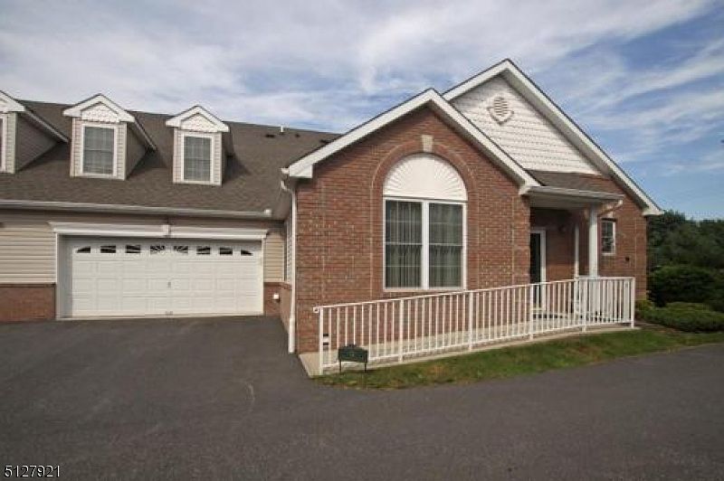 1st image of 14 Indian Plantation St