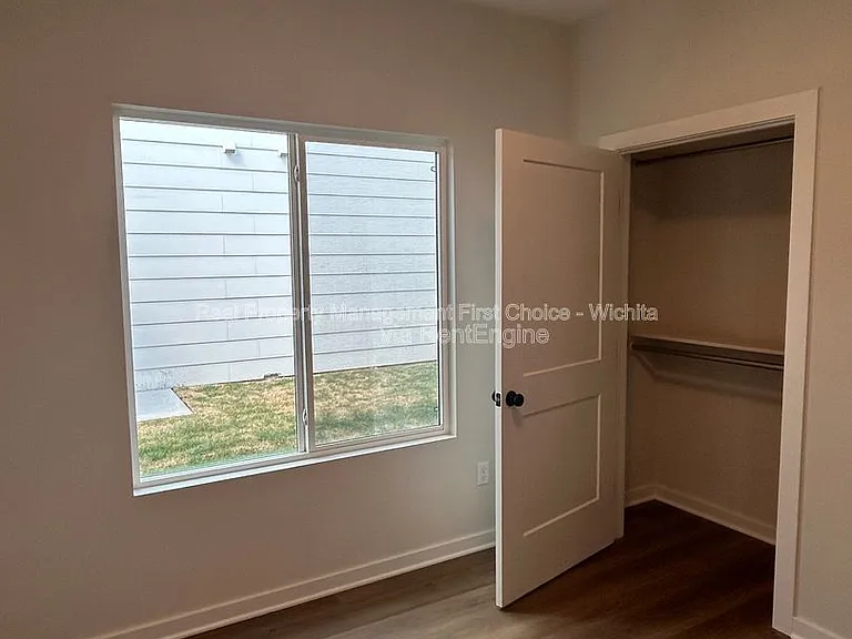 138 N Gowen St — Photo 25