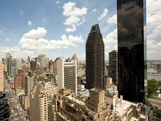 Sold by Sotheby's International Realty | media 22