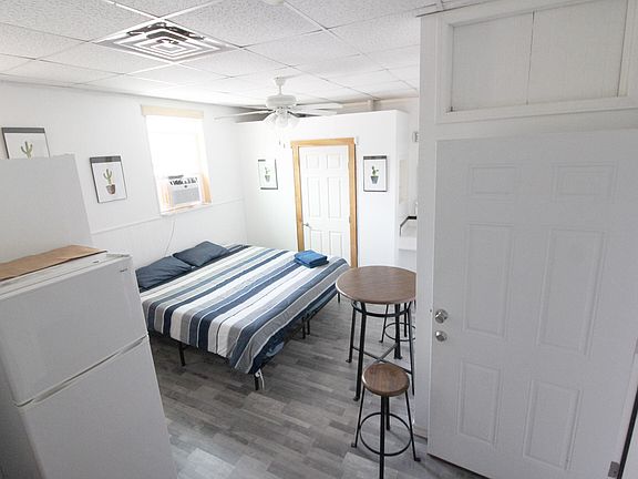3rd image of 803 Upson Dr #5