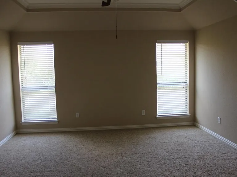 337 Clark Ave — Photo 6