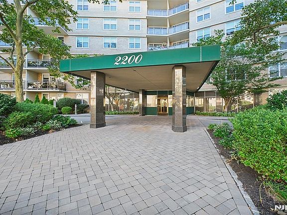 2nd image of 2200 Central Rd #3U