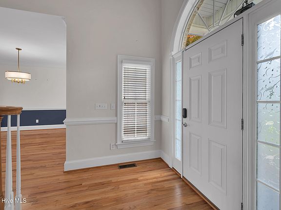 5th image of 3603 Warwick Court