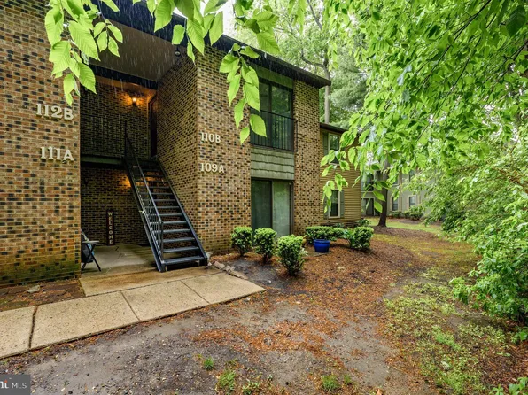 110 W Bluebell Ln #B, Mount Laurel, NJ 08054