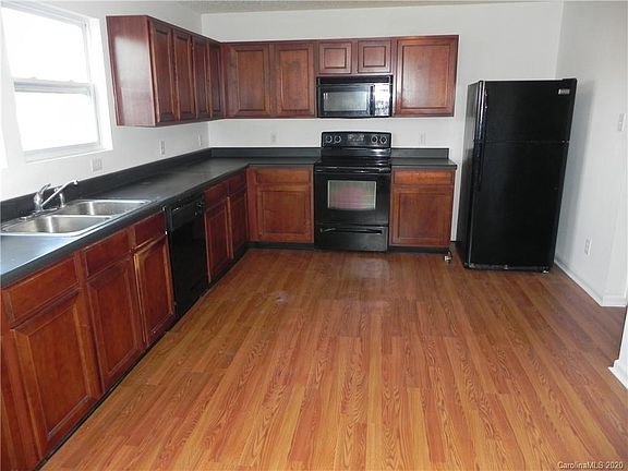 4th image of 2039 Dunsmore Ln