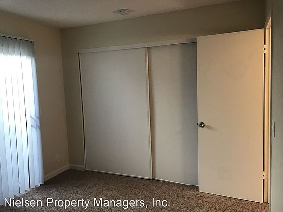 5th image of 2709 D St APT 9