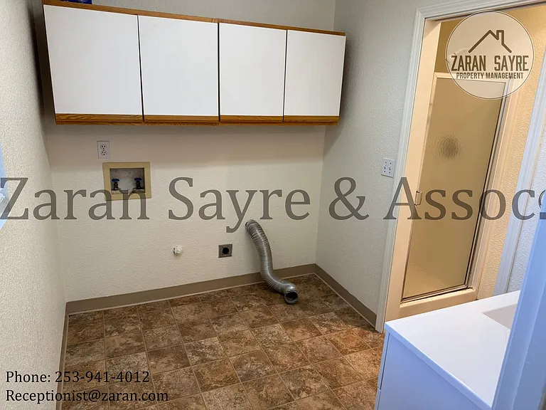 709 9th St SE — Photo 10