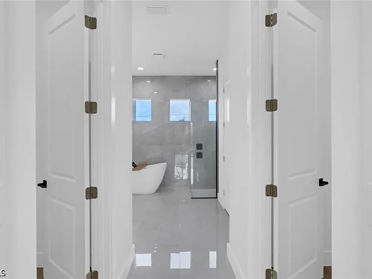 133 West Dr — Photo 18