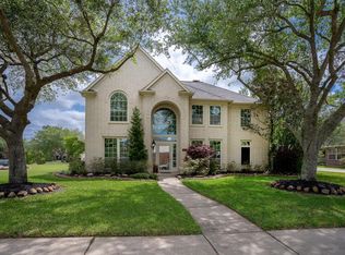 405 Meadow Trail Ln, Friendswood, TX 77546