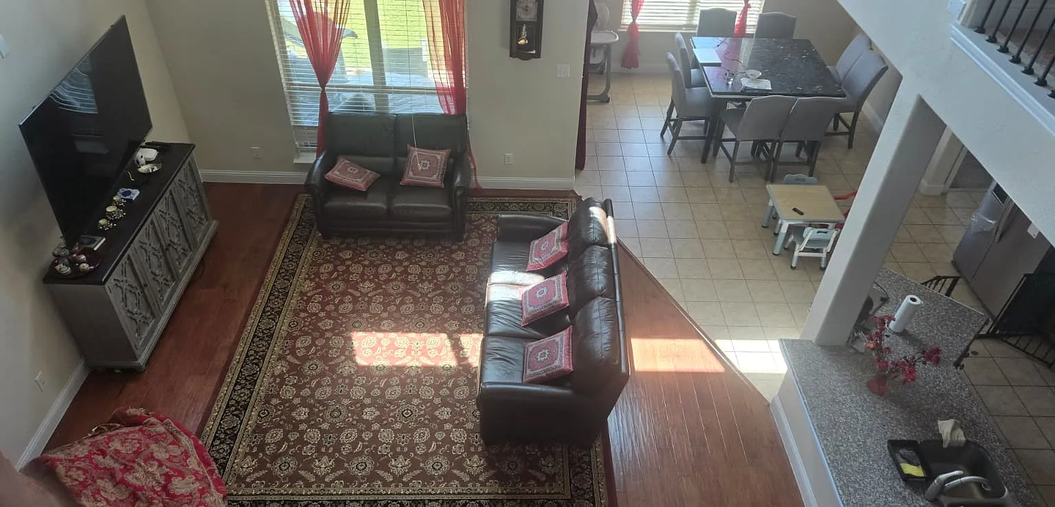 3 bed, 2.5 bath, 2356 sqft, $3,000 — Photo 3