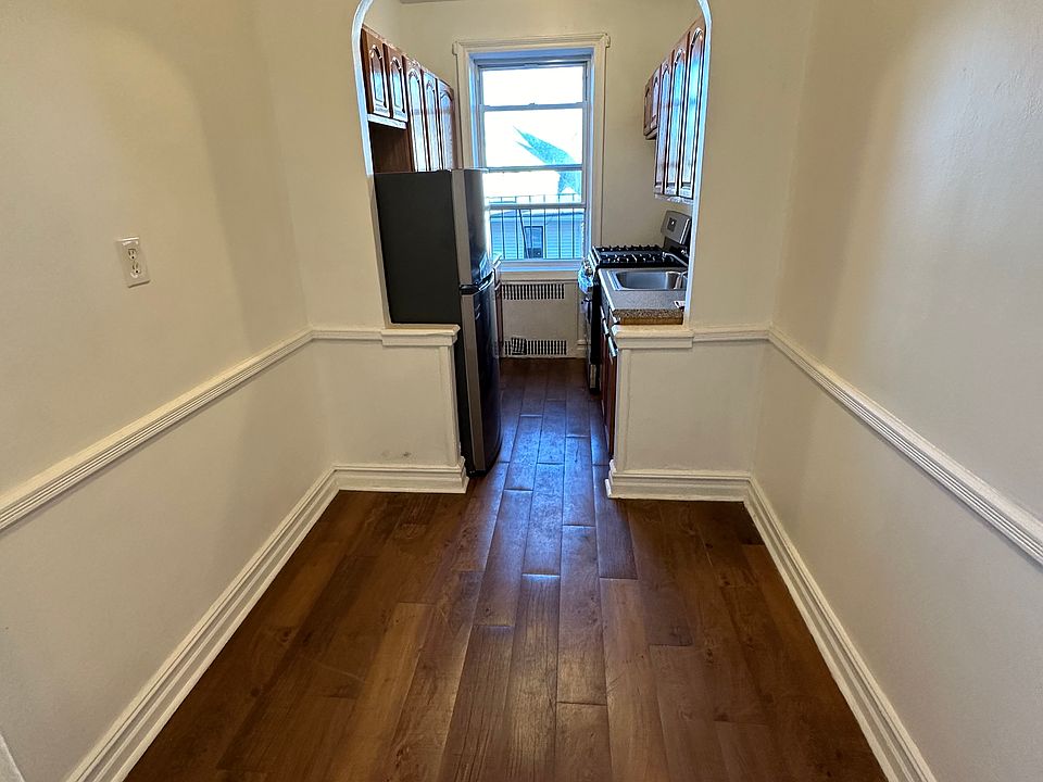 2nd image of 570 Ocean Pkwy #3T