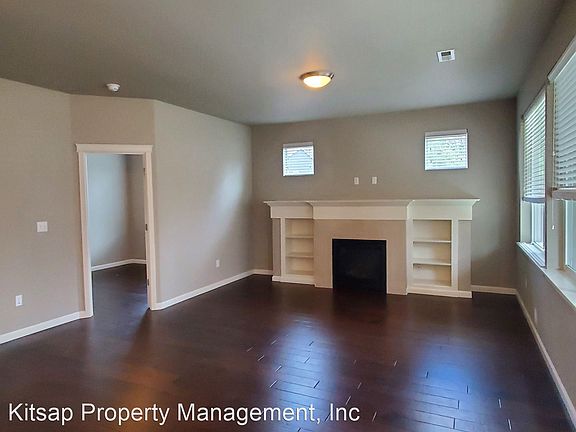 3rd image of 2202 Hidden Creek Ct