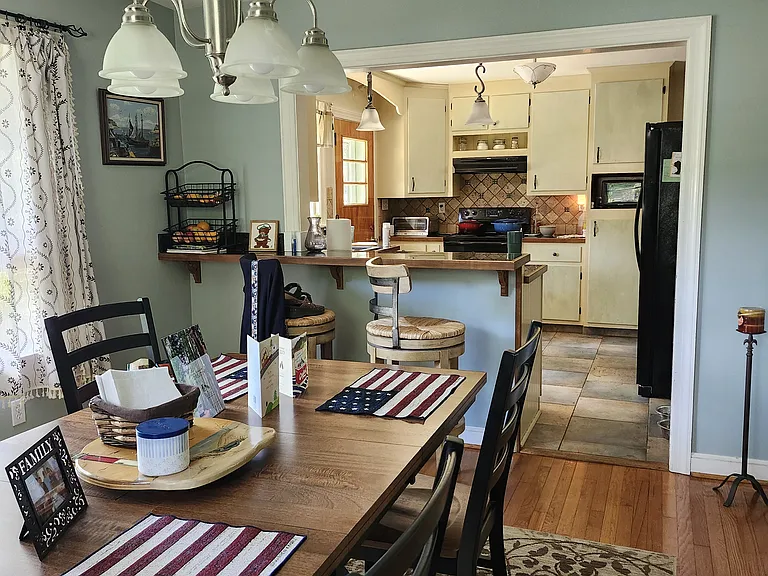 Dinning Room looking to Kitchen