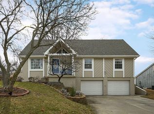 4001 SW Hidden Cove Ct, Lees Summit, MO 64082