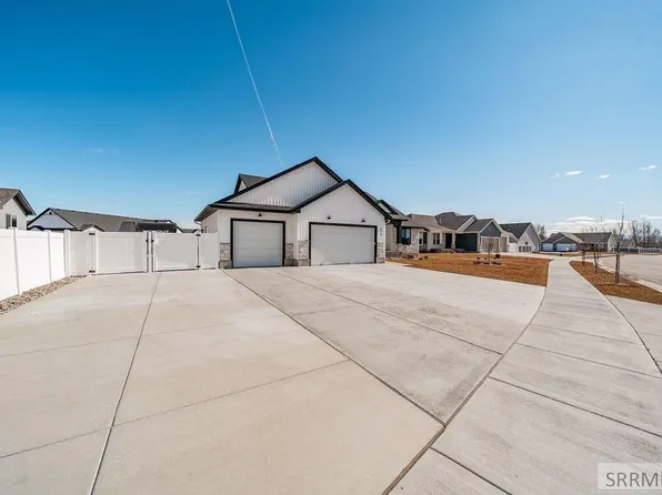 576 Hollow Dr, Idaho Falls, ID 83401