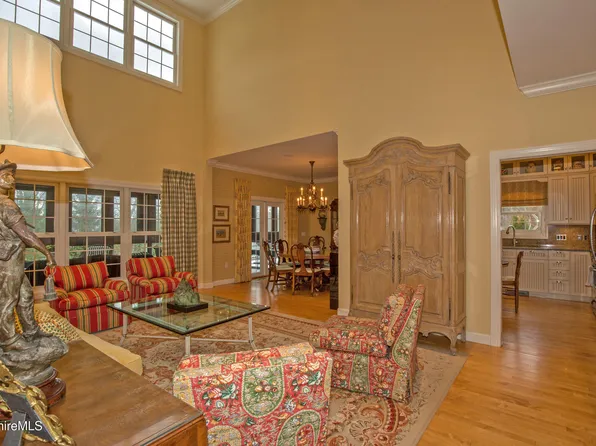 9 October Hill Rd, Lenox, MA 01240