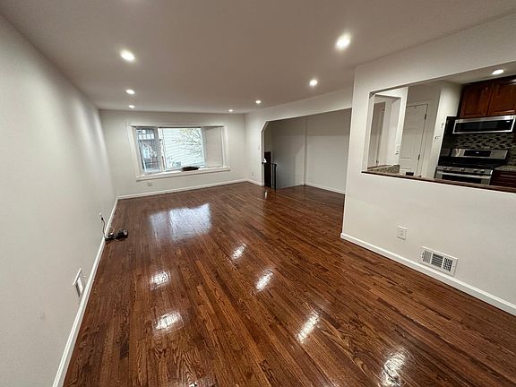 2nd image of 101 Gary Ct Floor 1