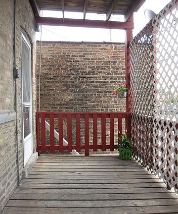 3rd image of 2437 W Ainslie St #1COACH