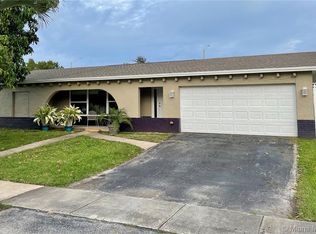 821 NW 89th Ter, Pembroke Pines, FL 33024