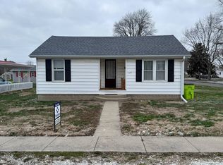 133 E Rowe St, Roodhouse, IL 62082