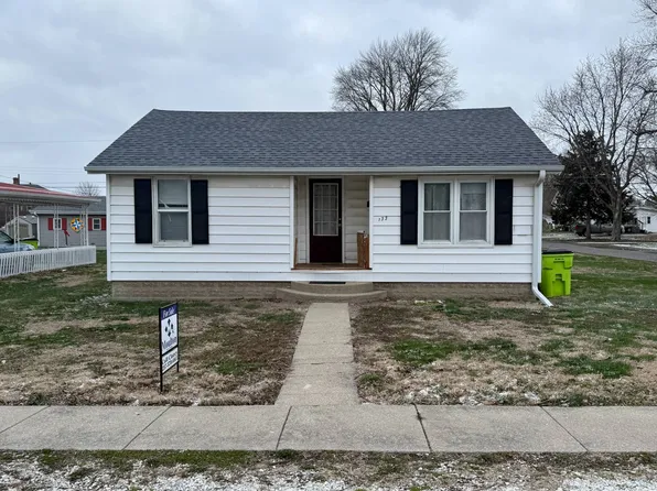 133 E Rowe St, Roodhouse, IL 62082