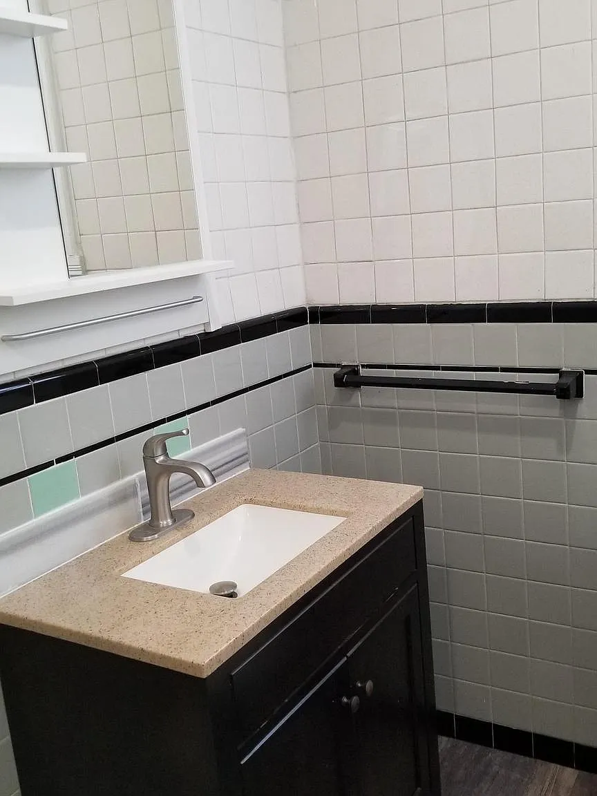 1120 Locust Street - #101 — Photo 4
