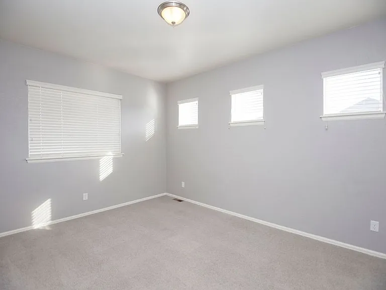 2121 Cutting Horse Dr — Photo 33