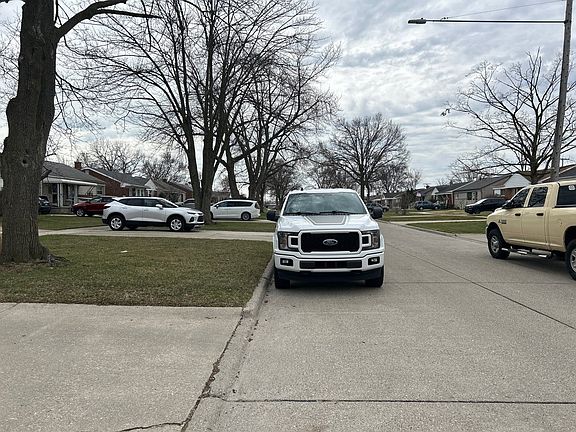 4th image of 15601 Churchill St