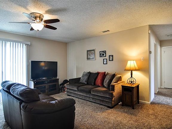 4th image of 1557 Town Bluff Dr