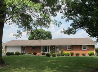 209 W Newport Rd, Lititz, PA 17543