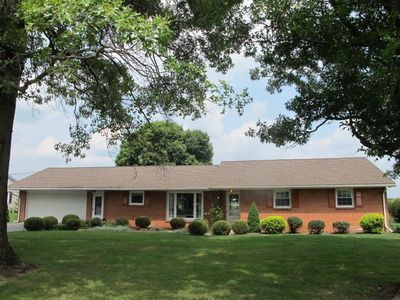 209 W Newport Rd, Lititz, PA, 17543